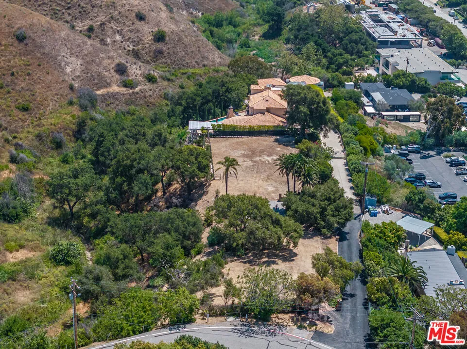 3870 Puerco Canyon Road Malibu, CA 90265