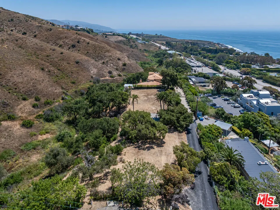 3870 Puerco Canyon Road Malibu, CA 90265