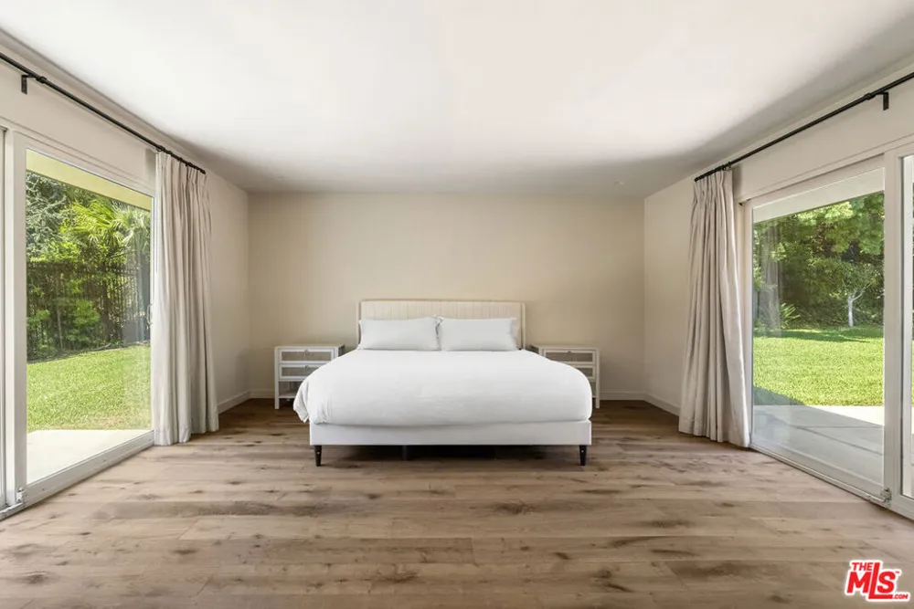 9258 Swallow Drive Los Angeles, CA 90069