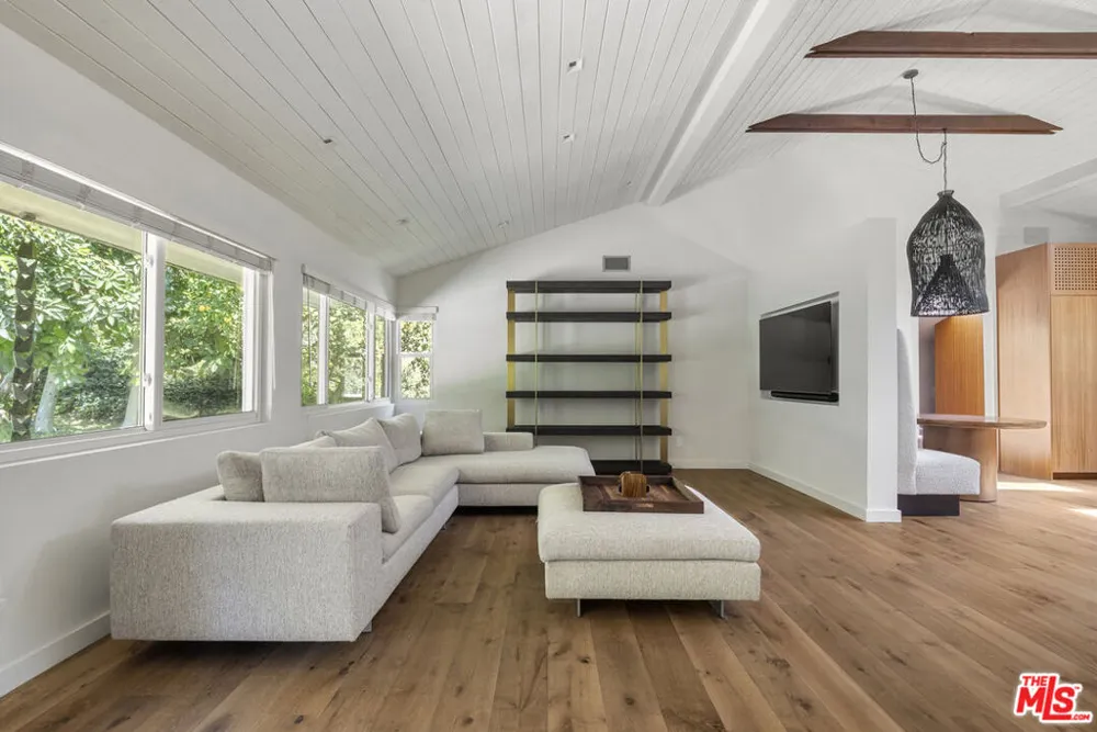 9258 Swallow Drive Los Angeles, CA 90069