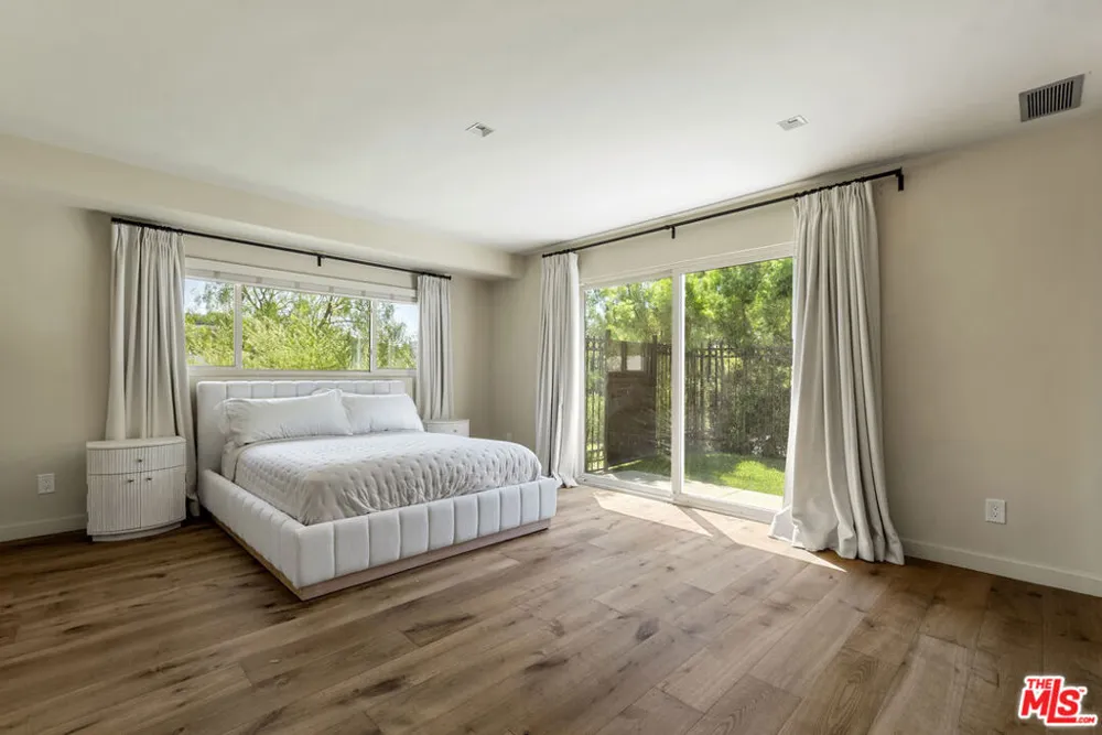 9258 Swallow Drive Los Angeles, CA 90069