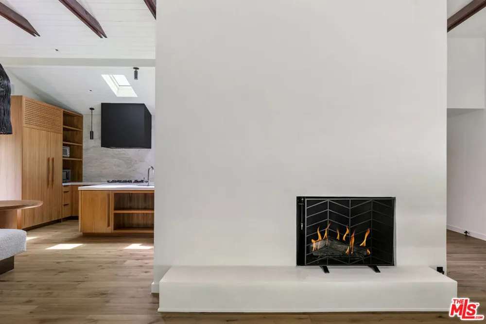 9258 Swallow Drive Los Angeles, CA 90069