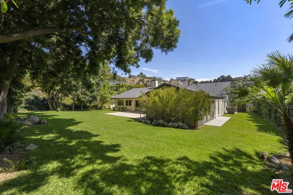 9258 Swallow Drive Los Angeles, CA 90069