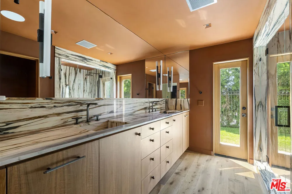 9258 Swallow Drive Los Angeles, CA 90069