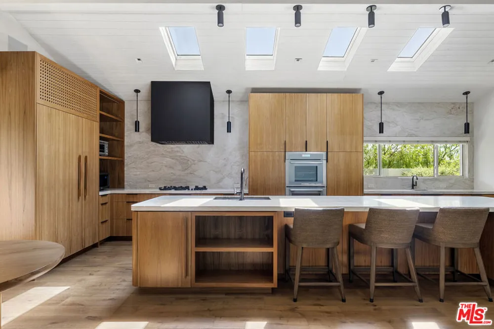 9258 Swallow Drive Los Angeles, CA 90069