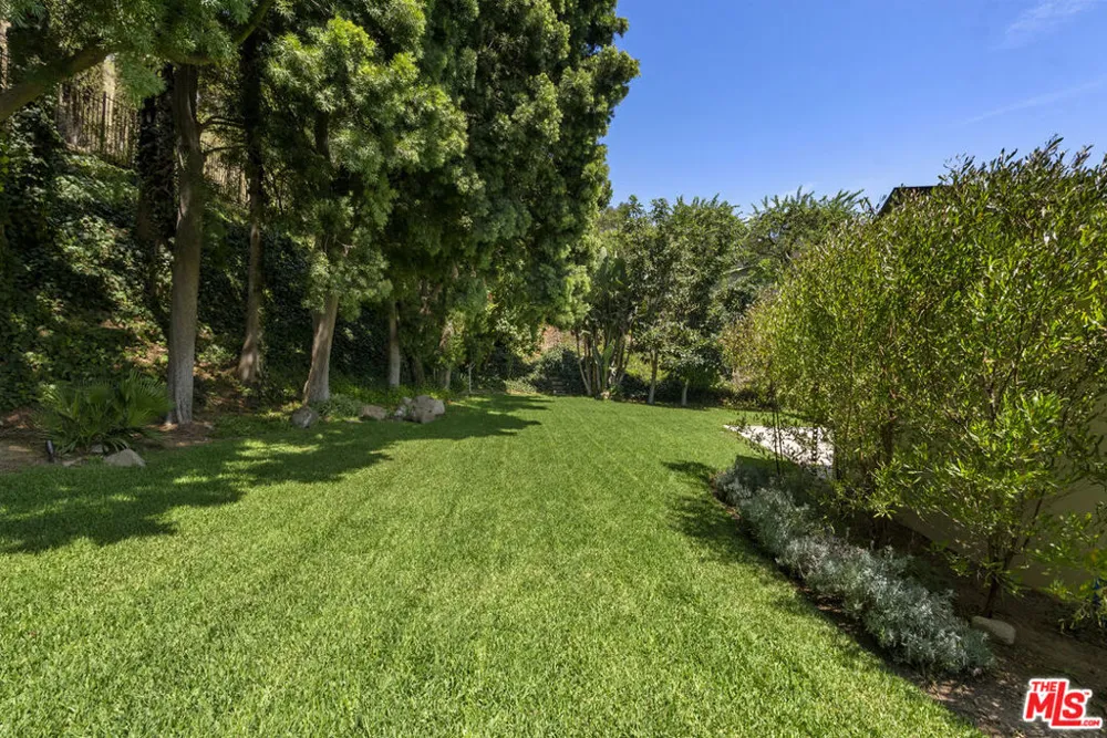 9258 Swallow Drive Los Angeles, CA 90069