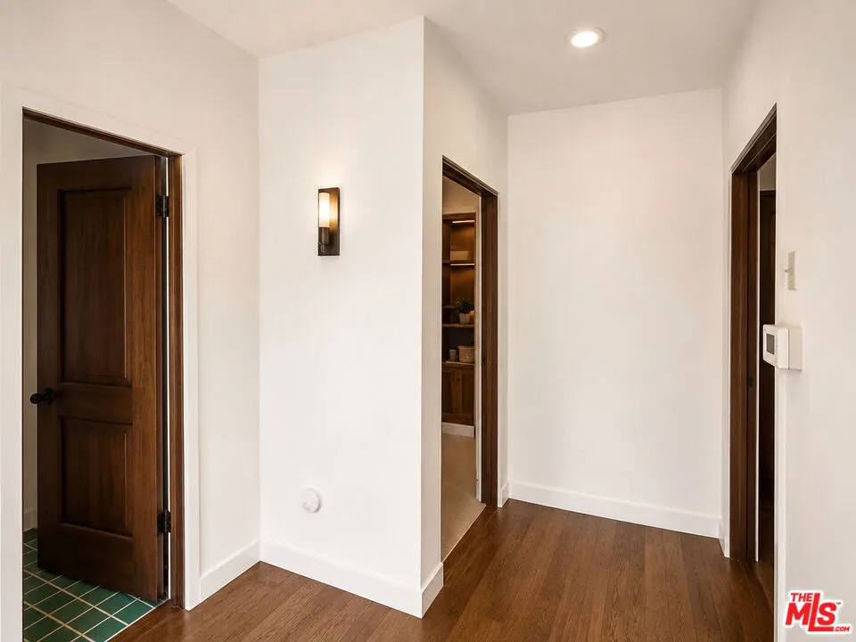 1923 Midvale Avenue Los Angeles, CA 90025