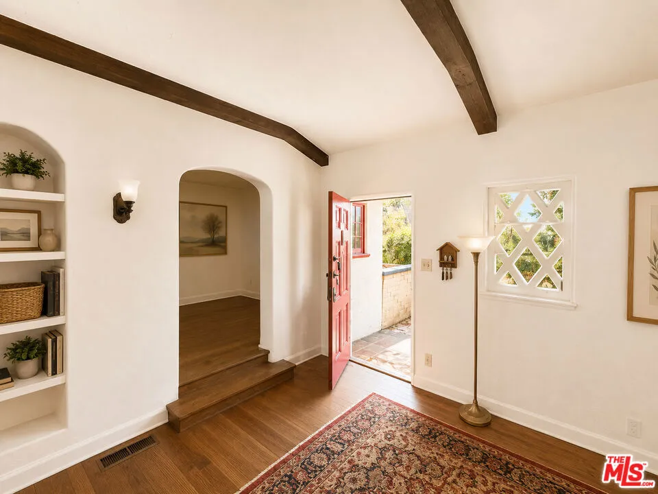 1923 Midvale Avenue Los Angeles, CA 90025