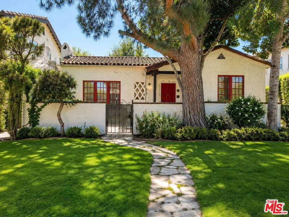1923 Midvale Avenue Los Angeles, CA 90025