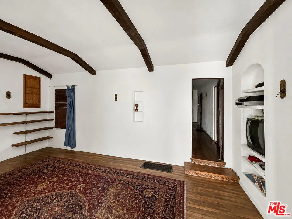 1923 Midvale Avenue Los Angeles, CA 90025