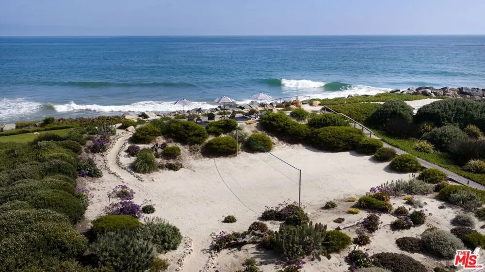 4217 Avenue Del Mar Carpinteria, CA 93013