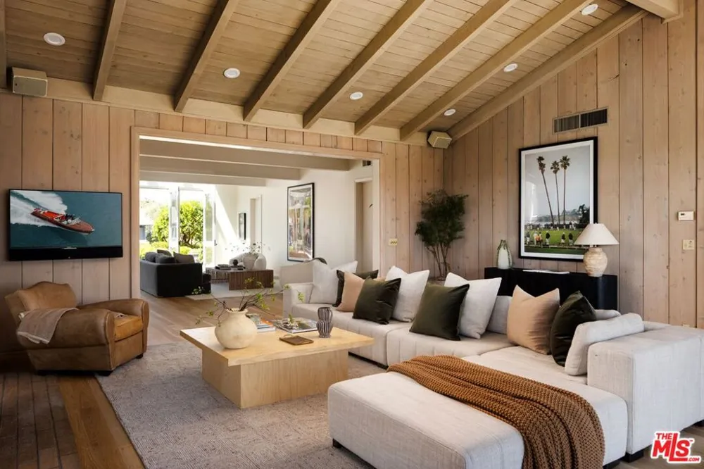 4217 Avenue Del Mar Carpinteria, CA 93013