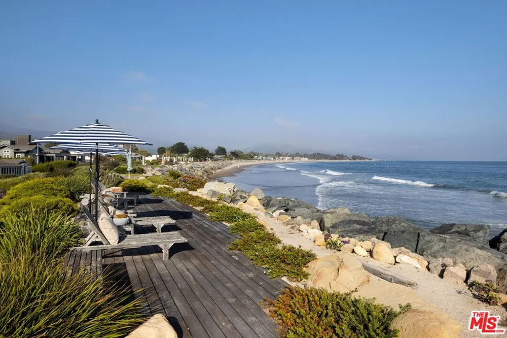 4217 Avenue Del Mar Carpinteria, CA 93013