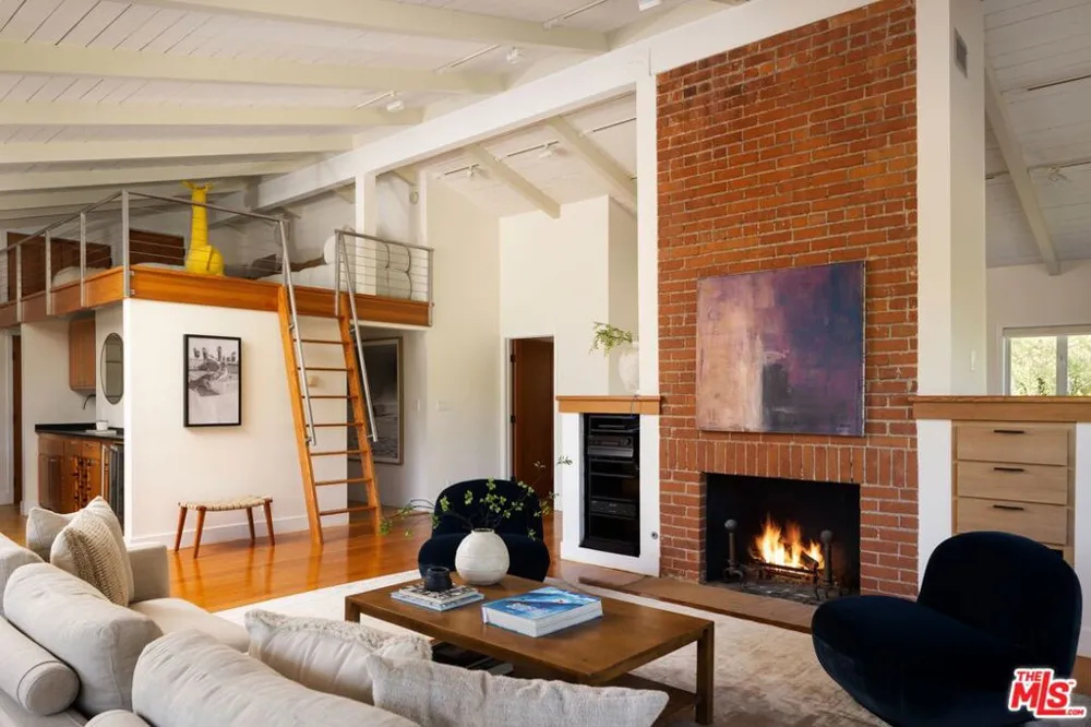 4217 Avenue Del Mar Carpinteria, CA 93013