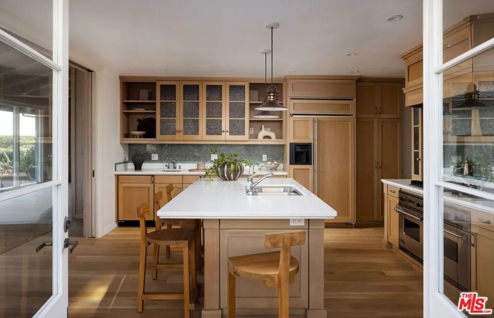 4217 Avenue Del Mar Carpinteria, CA 93013