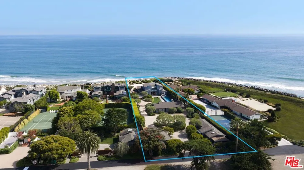 4217 Avenue Del Mar Carpinteria, CA 93013