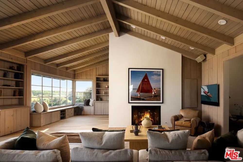 4217 Avenue Del Mar Carpinteria, CA 93013
