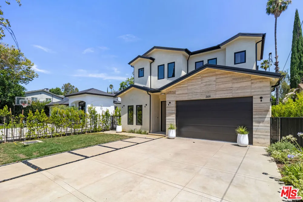 15721 Addison Street Encino, CA 91436