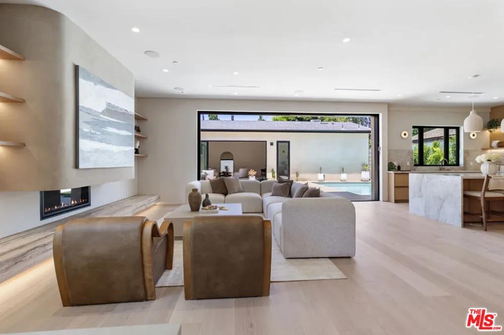 15721 Addison Street Encino, CA 91436