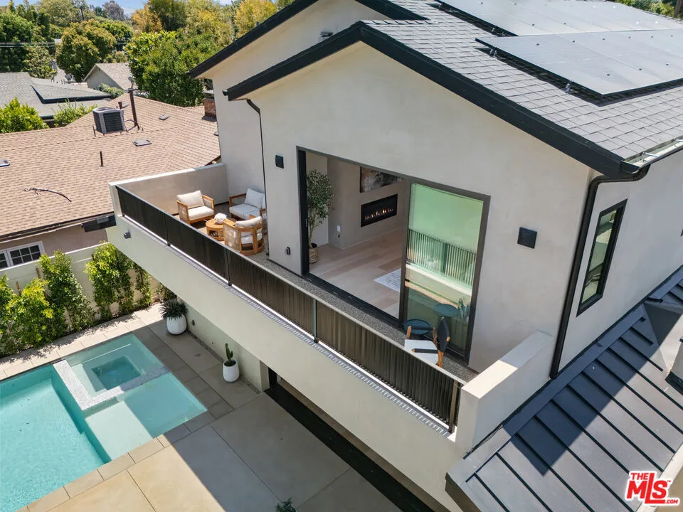 15721 Addison Street Encino, CA 91436