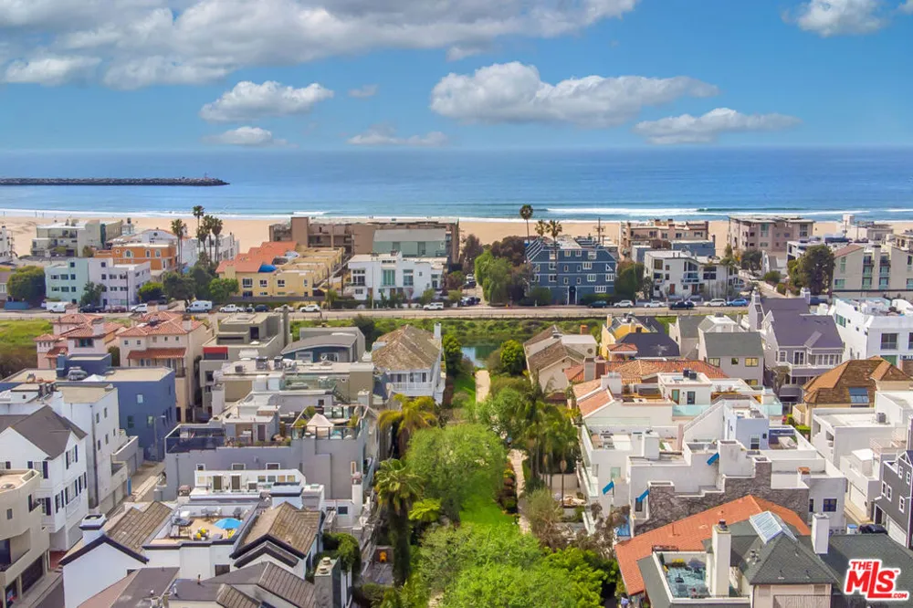 130 Reef Mall Marina del Rey, CA 90292