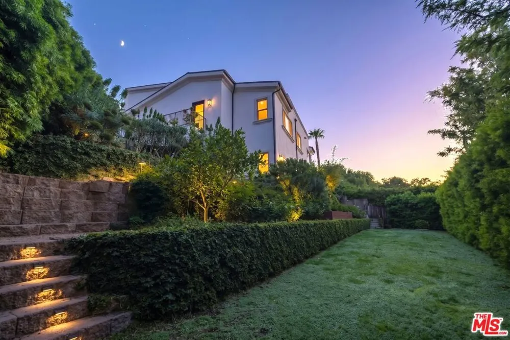 28935 W Beach Lane Malibu, CA 90265