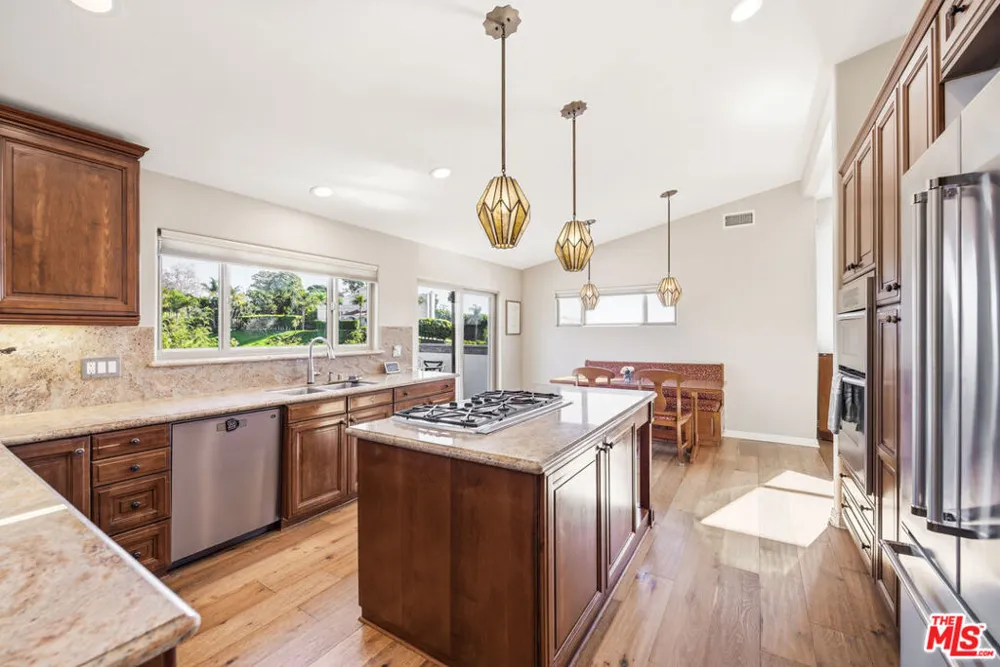 28935 W Beach Lane Malibu, CA 90265