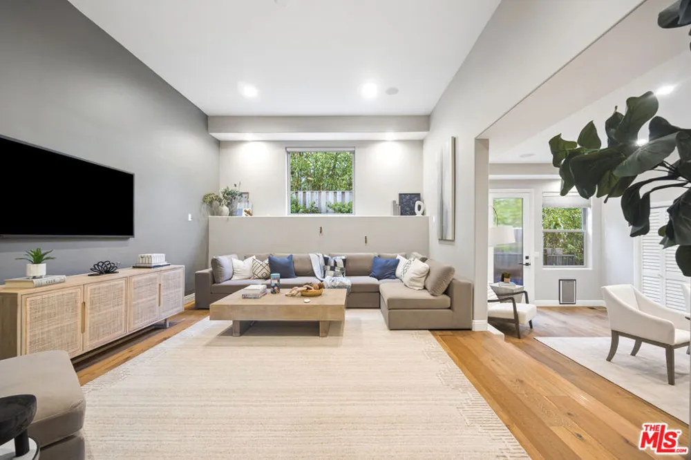 28935 W Beach Lane Malibu, CA 90265
