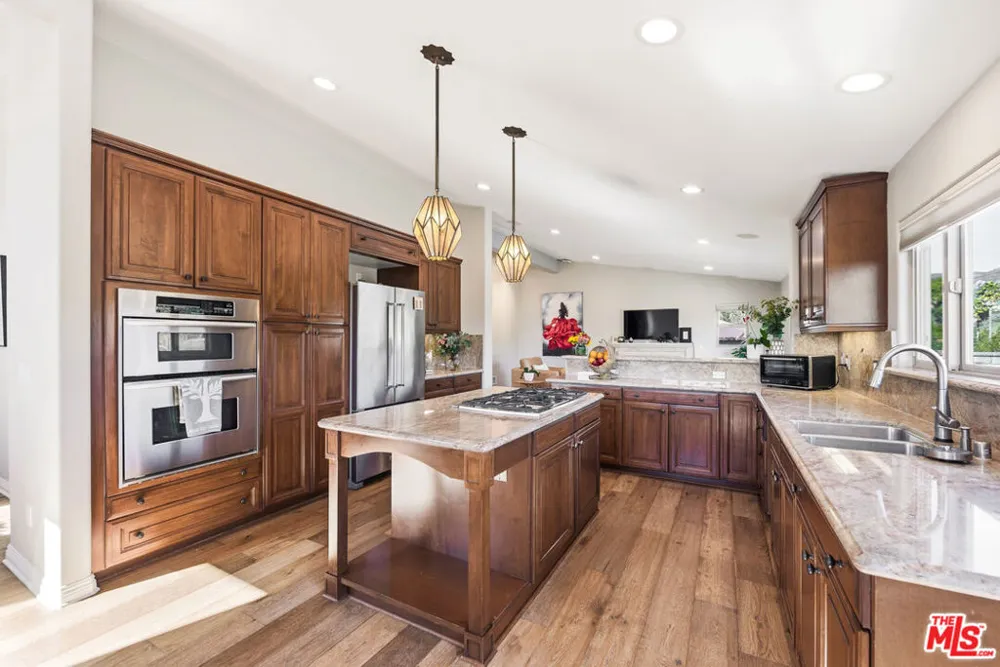 28935 W Beach Lane Malibu, CA 90265