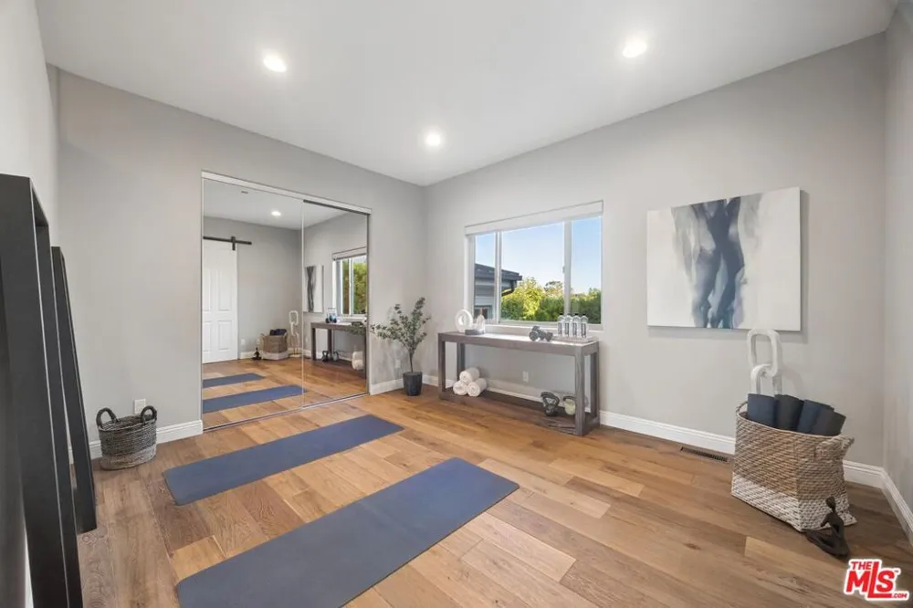 28935 W Beach Lane Malibu, CA 90265