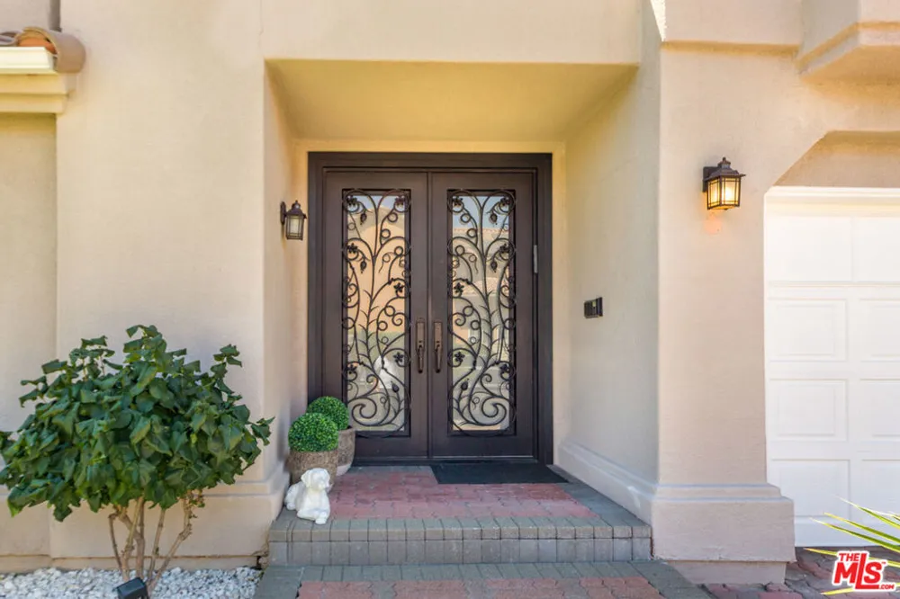 5711 Aura Tarzana, CA 91356