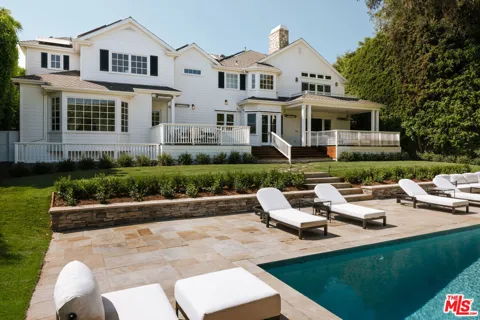 1228 Amalfi Drive