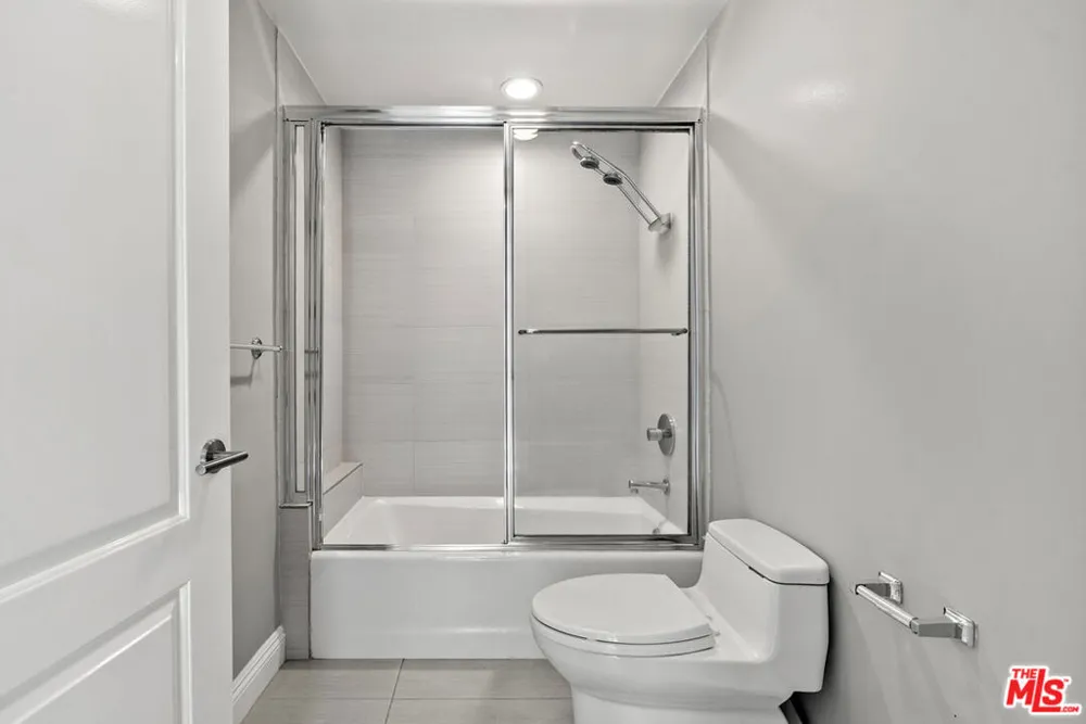 1283 Havenhurst Drive #101 West Hollywood, CA 90046