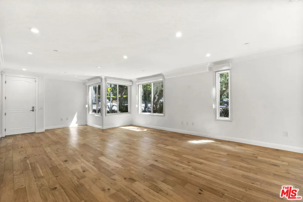 1283 Havenhurst Drive #101 West Hollywood, CA 90046