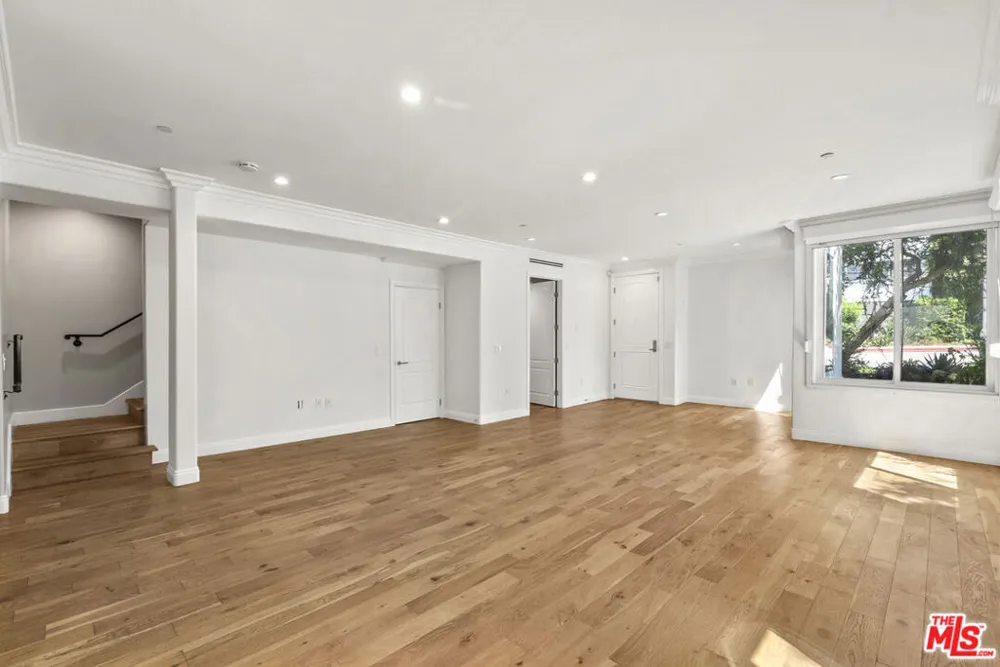 1283 Havenhurst Drive #101 West Hollywood, CA 90046
