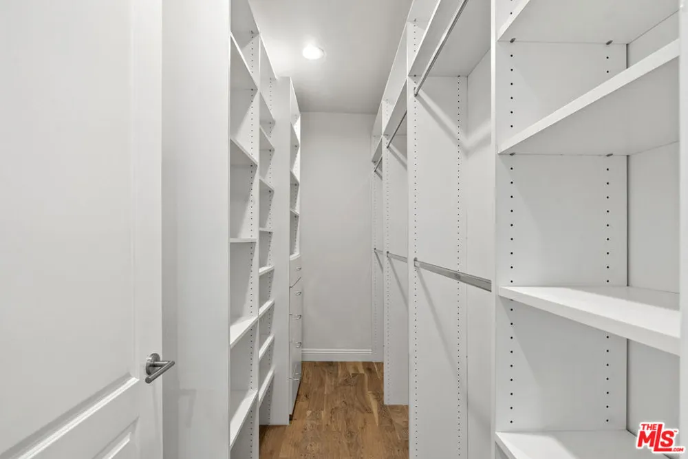 1283 Havenhurst Drive #101 West Hollywood, CA 90046