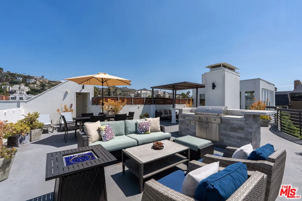 1283 Havenhurst Drive #101 West Hollywood, CA 90046