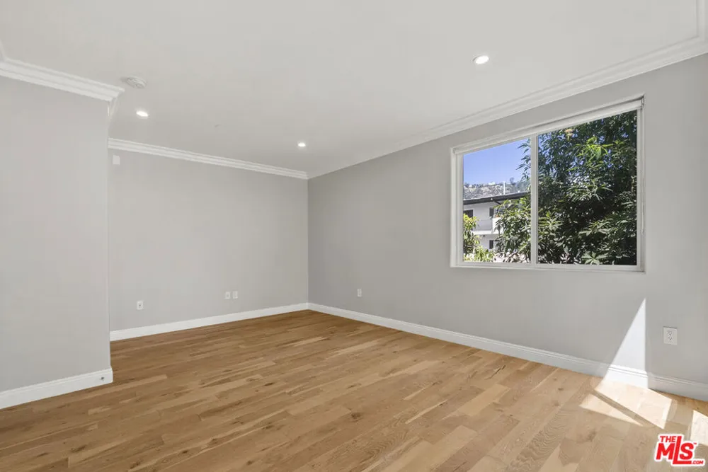 1283 Havenhurst Drive #101 West Hollywood, CA 90046