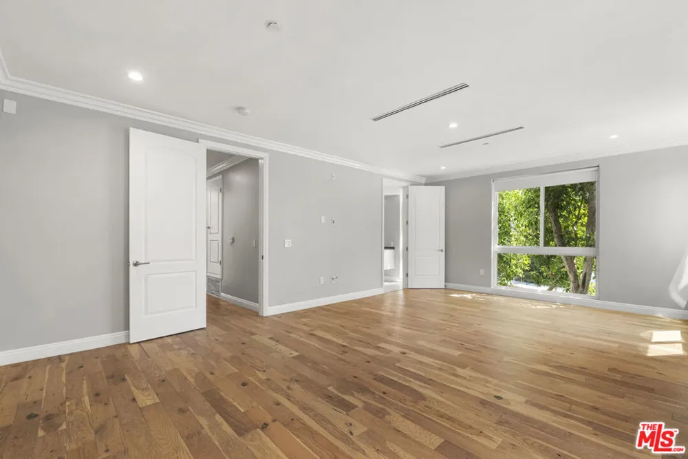 1283 Havenhurst Drive #101 West Hollywood, CA 90046