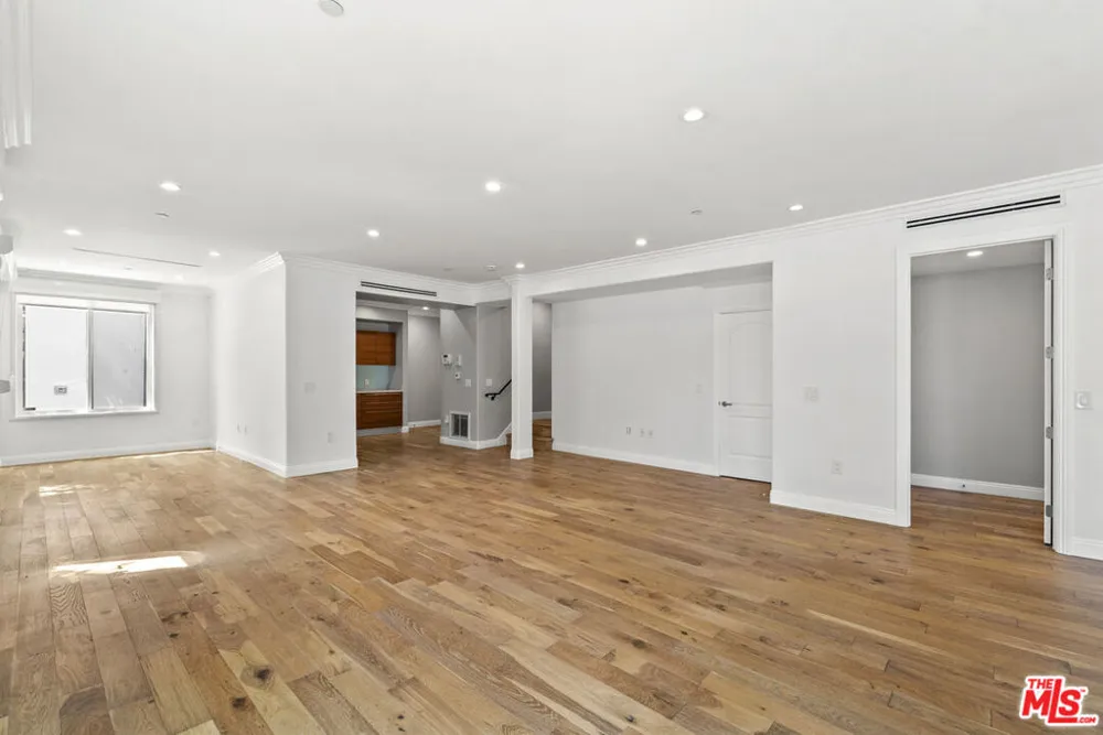 1283 Havenhurst Drive #101 West Hollywood, CA 90046
