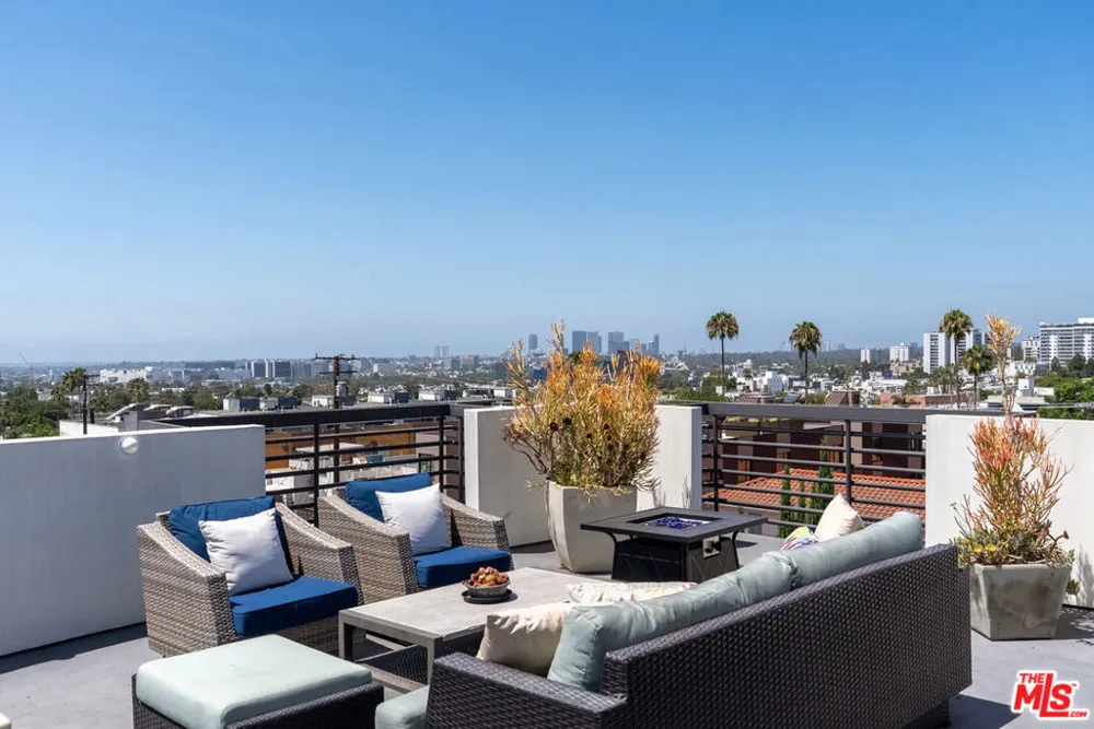 1283 Havenhurst Drive #101 West Hollywood, CA 90046