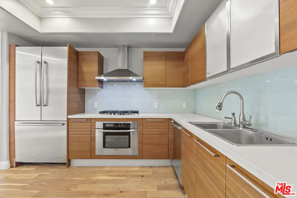 1283 Havenhurst Drive #101 West Hollywood, CA 90046