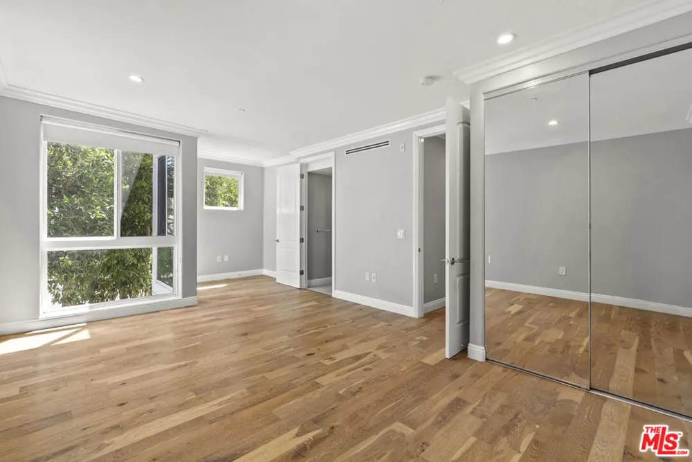 1283 Havenhurst Drive #101 West Hollywood, CA 90046