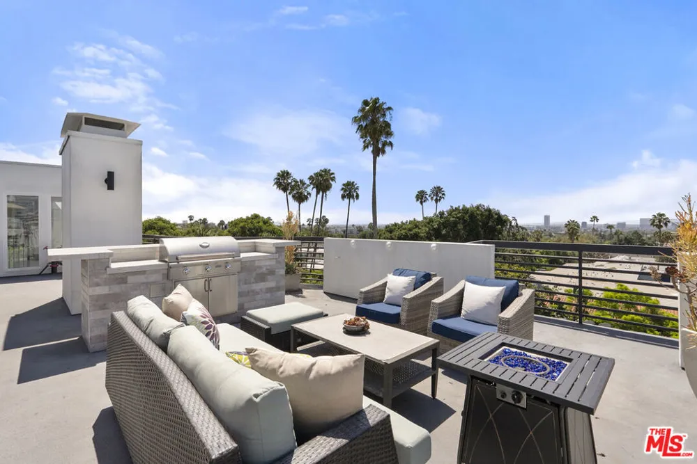 1283 Havenhurst Drive #101 West Hollywood, CA 90046