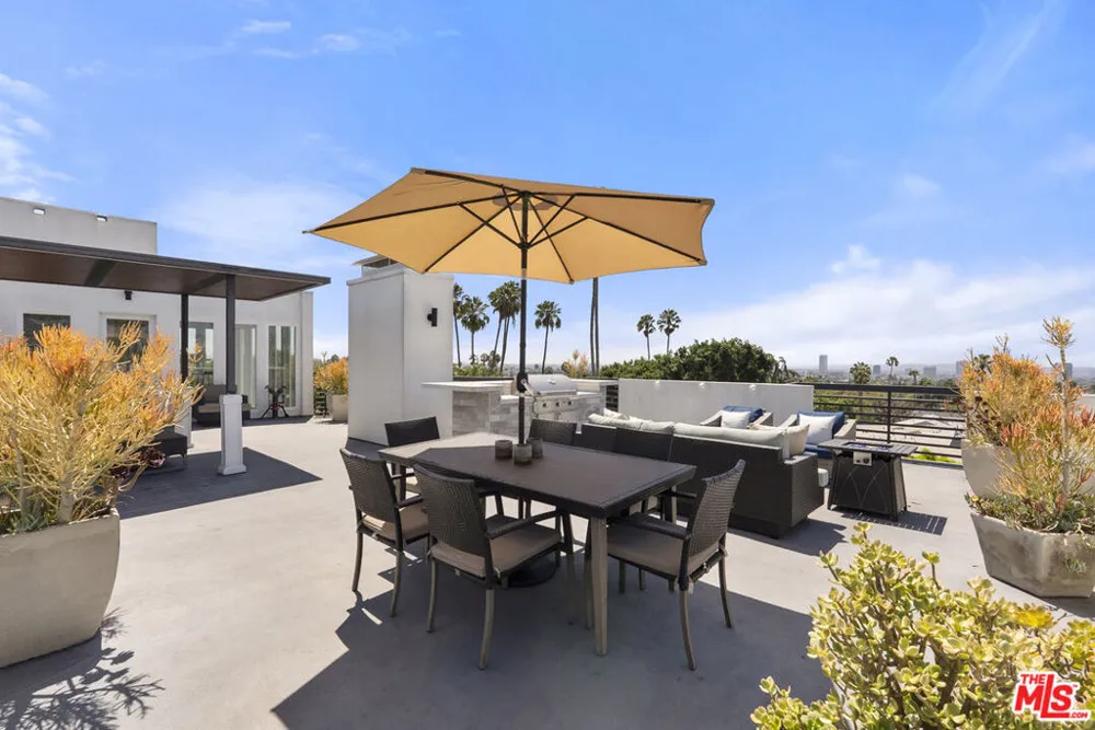 1283 Havenhurst Drive #101 West Hollywood, CA 90046