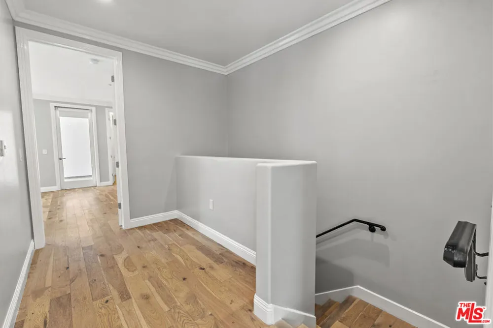 1283 Havenhurst Drive #101 West Hollywood, CA 90046