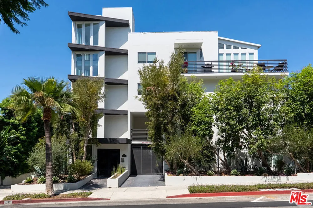1283 Havenhurst Drive #101 West Hollywood, CA 90046