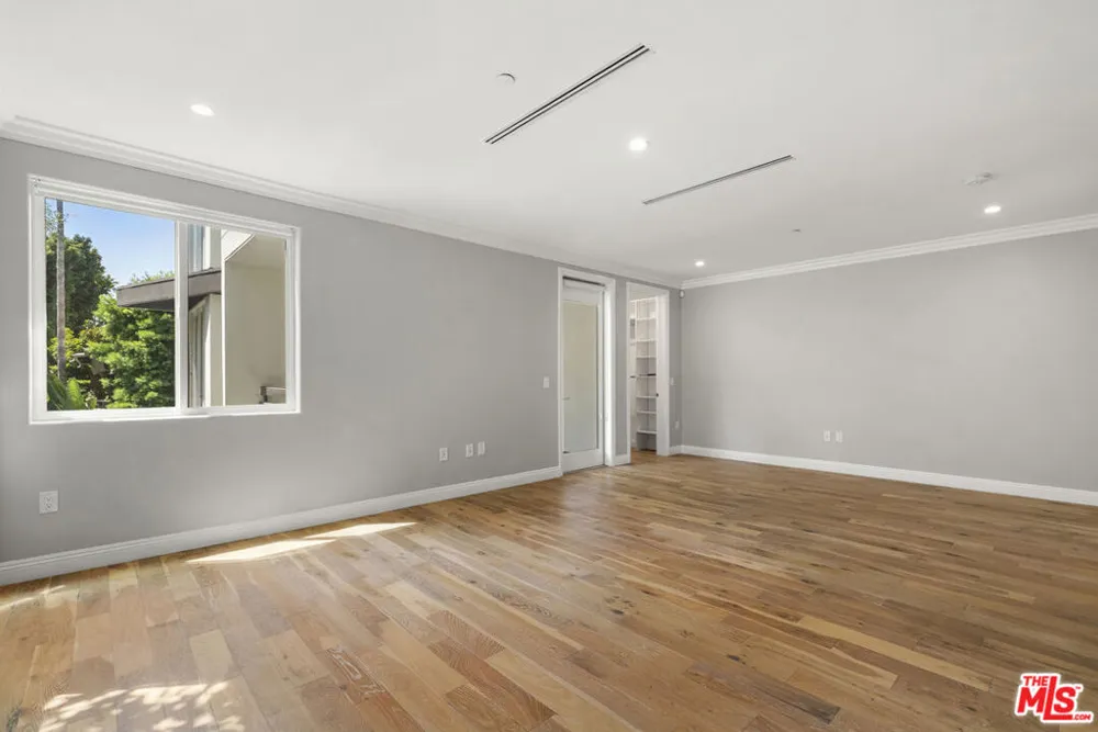 1283 Havenhurst Drive #101 West Hollywood, CA 90046