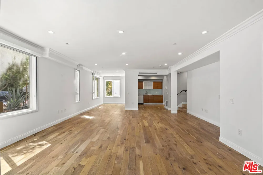 1283 Havenhurst Drive #101 West Hollywood, CA 90046