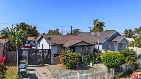 1526 E 77th Place